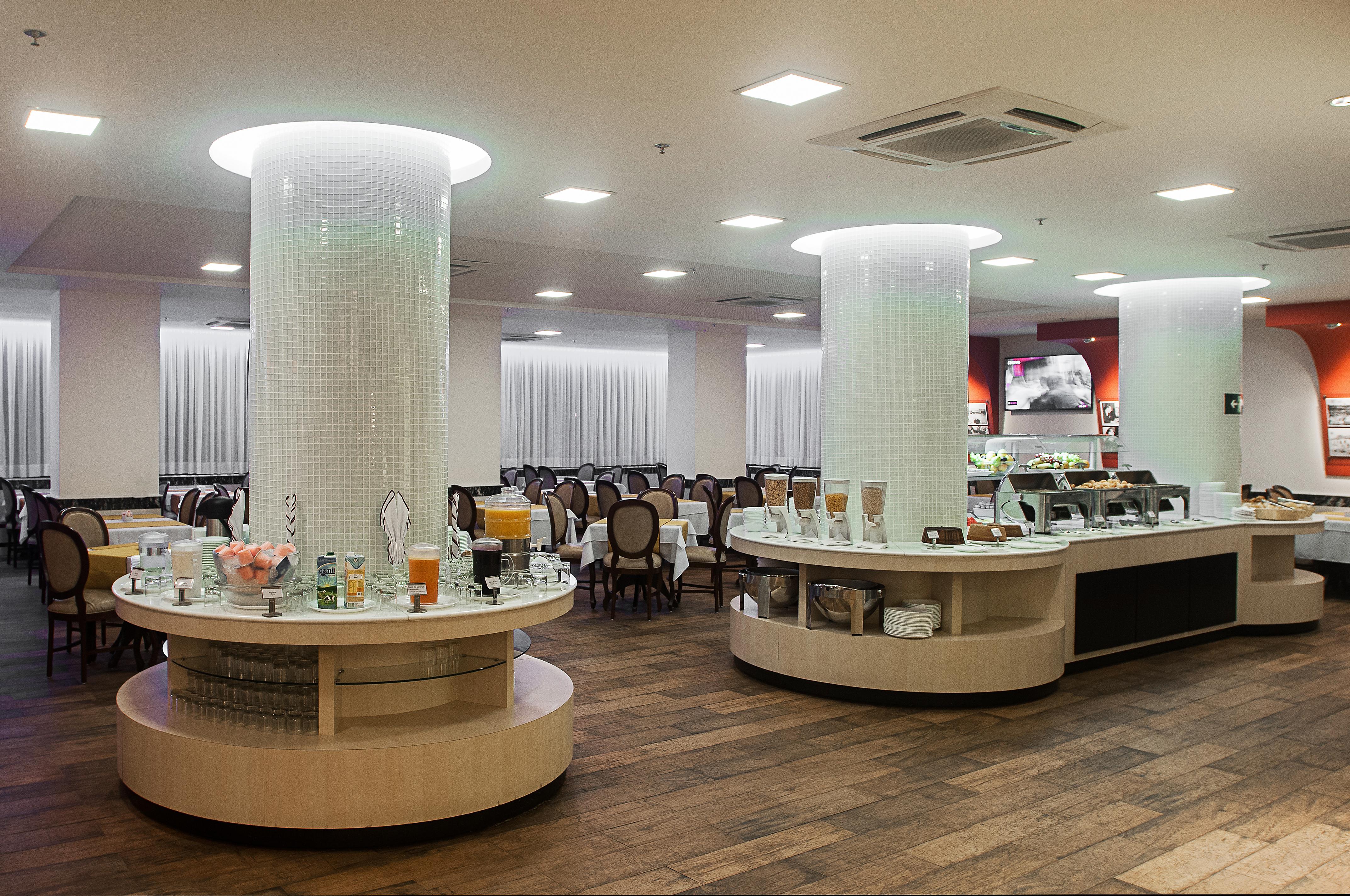 Normandy Hotel เบโลโอรีซอนชี ภายนอก รูปภาพ