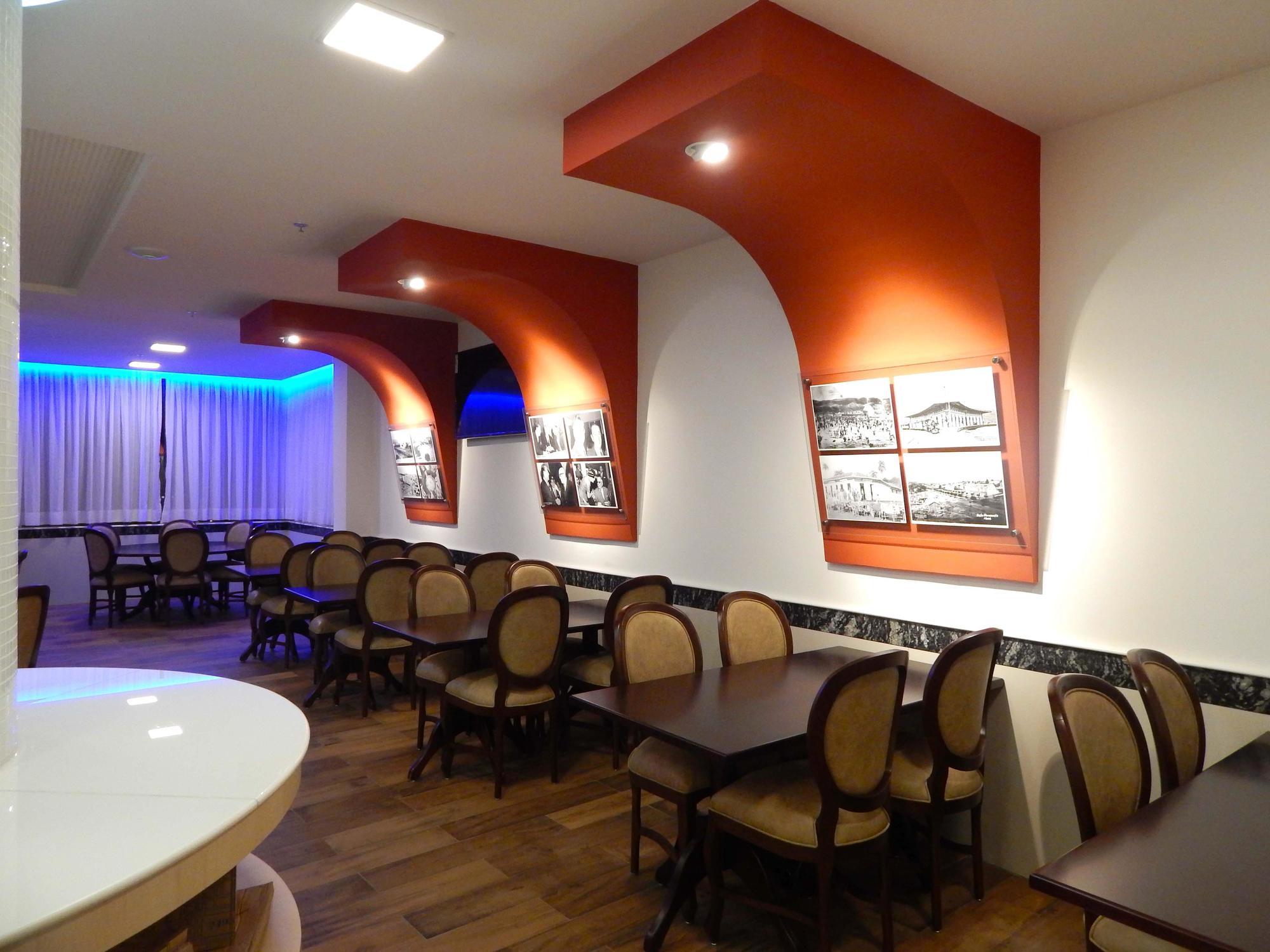 Normandy Hotel เบโลโอรีซอนชี ภายนอก รูปภาพ
